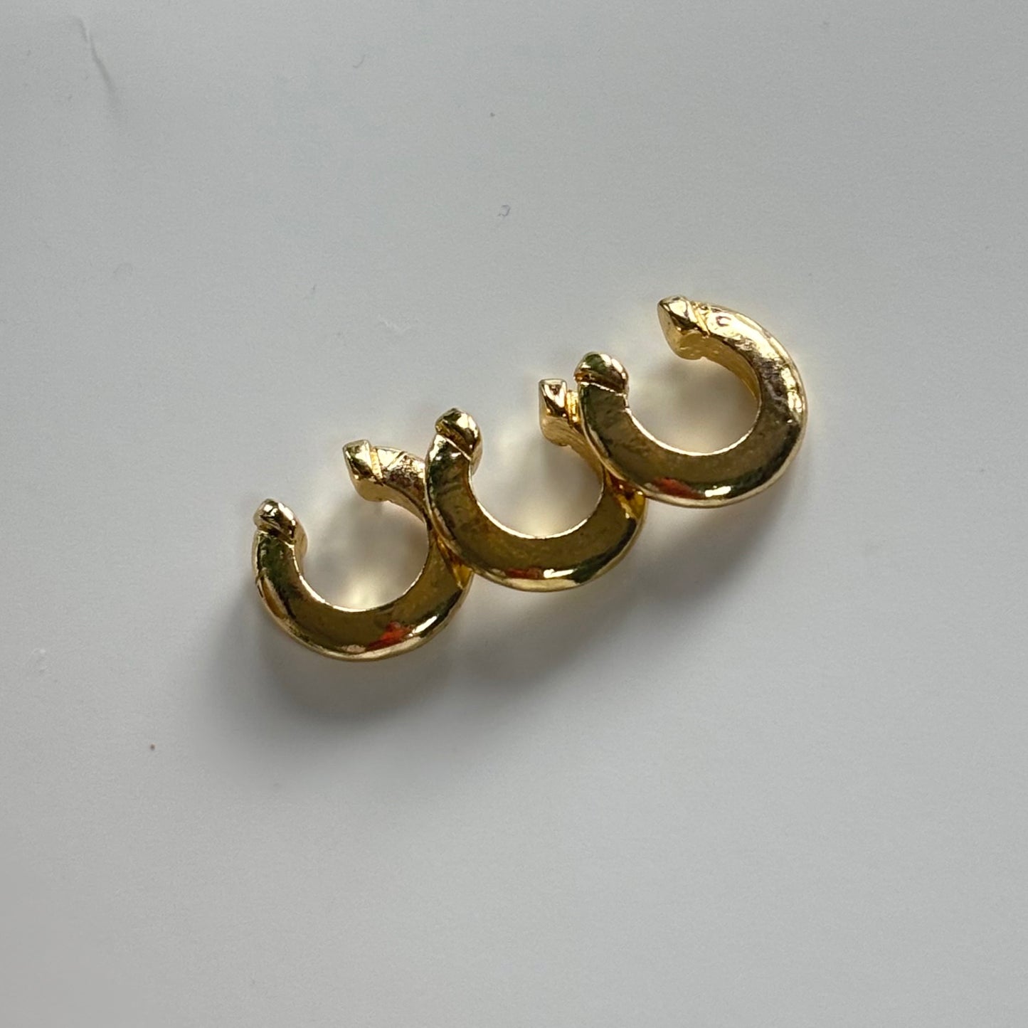 Ear cuff
