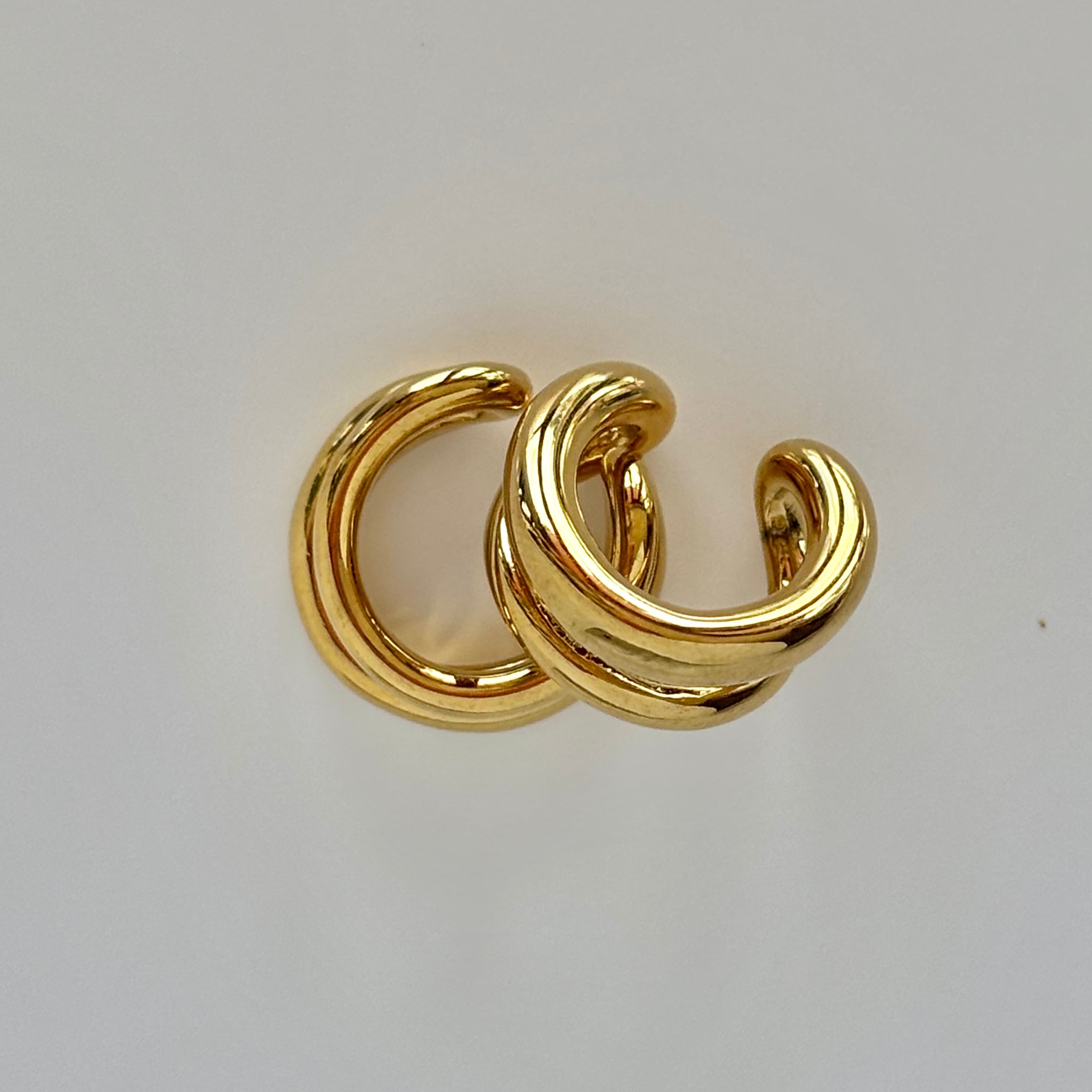 Ear cuff