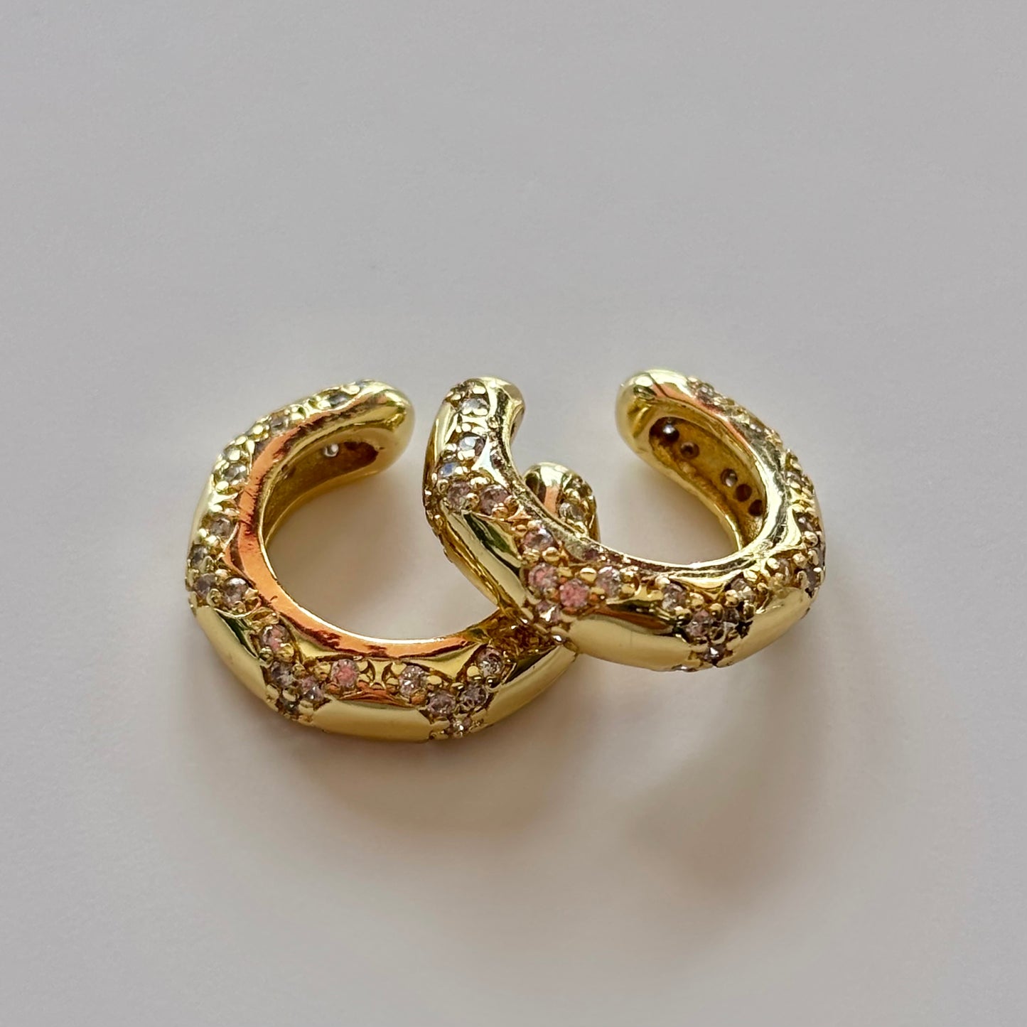 Ear cuff