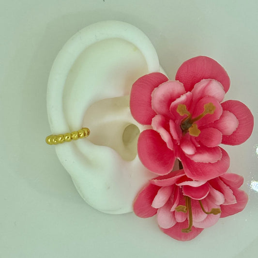 Ear cuff