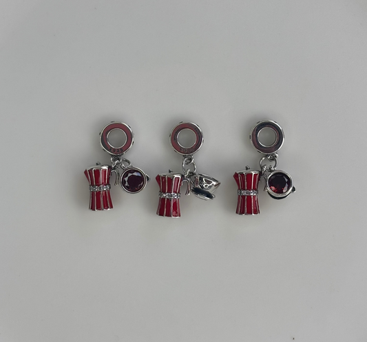 Charms de greca y taza
